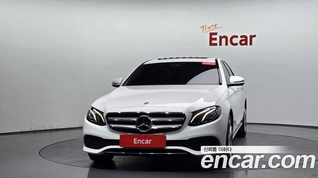 Mercedes-Benz E-Class W213 E200 Avantgarde - фото 1