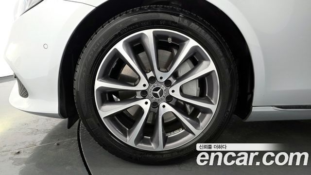 Mercedes-Benz E-Class W213 E300 4MATIC Avnatgarde - фото 4