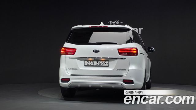Kia Carnival Новый 7-Seater Limousine VIP - фото 3