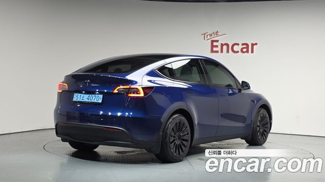 Tesla Model Y RWD - фото 1