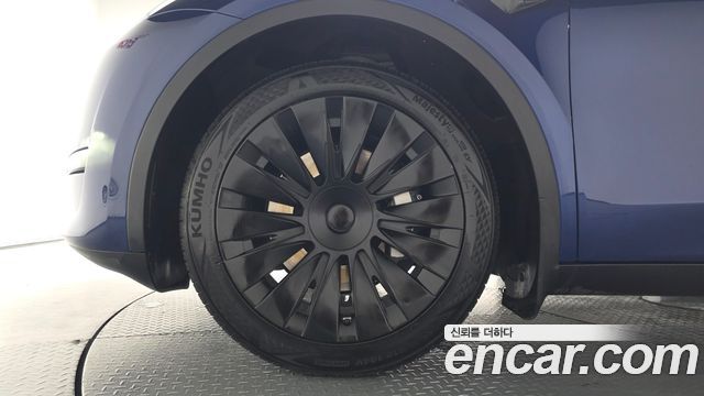 Tesla Model Y RWD - фото 4