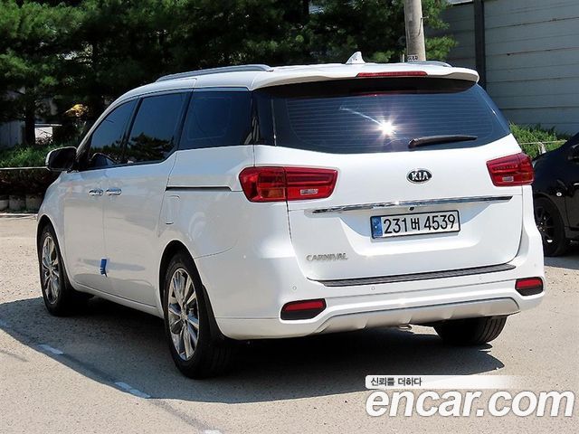 Kia Carnival Новый 9-Seater Noblesse Special - фото 2