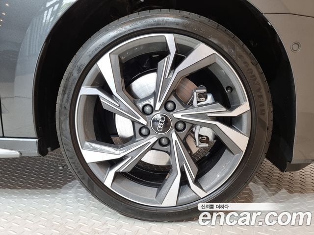 Audi A3 40 TFSI Premium - фото 4
