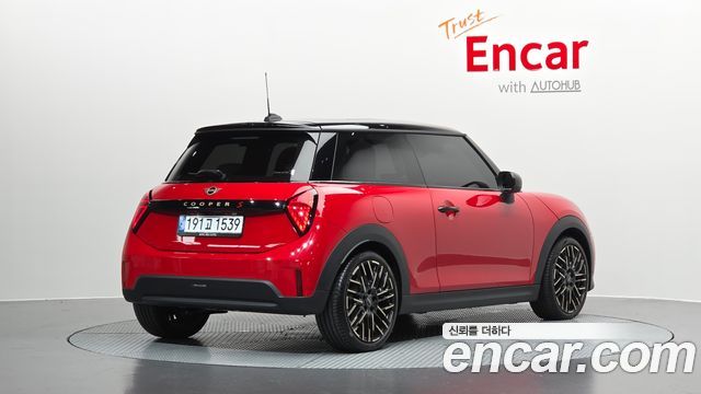 Mini Cooper 4-го поколения Favoured - фото 1