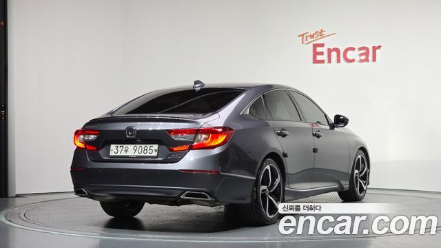 Honda Accord 10-го поколения 2.0 Turbo Sport - фото 1