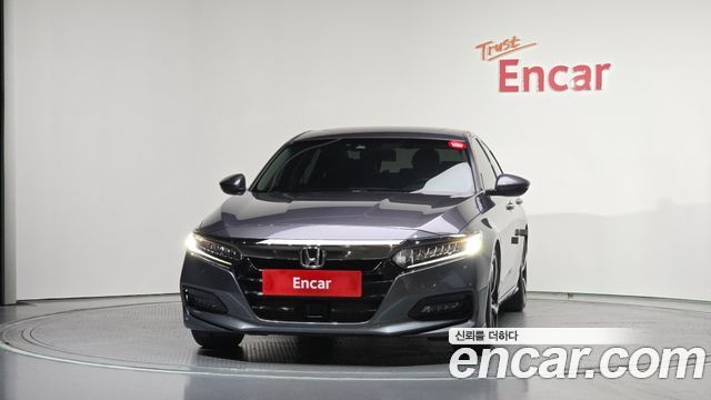 Honda Accord 10-го поколения 2.0 Turbo Sport - фото 2