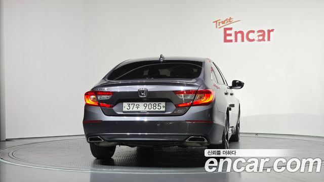 Honda Accord 10-го поколения 2.0 Turbo Sport - фото 3