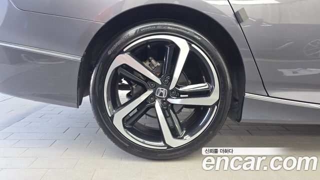 Honda Accord 10-го поколения 2.0 Turbo Sport - фото 4