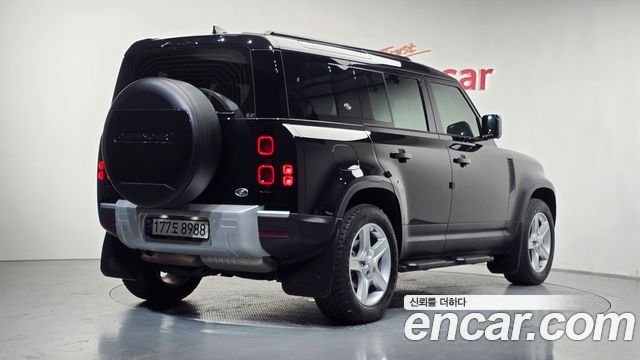 Land Rover Defender L663 110 D250 SE - фото 1