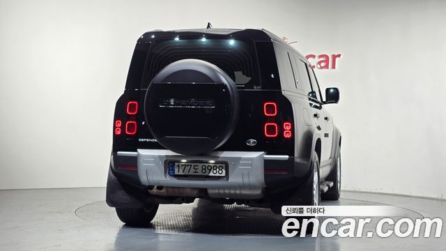 Land Rover Defender L663 110 D250 SE - фото 3