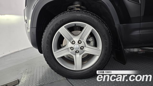 Land Rover Defender L663 110 D250 SE - фото 4