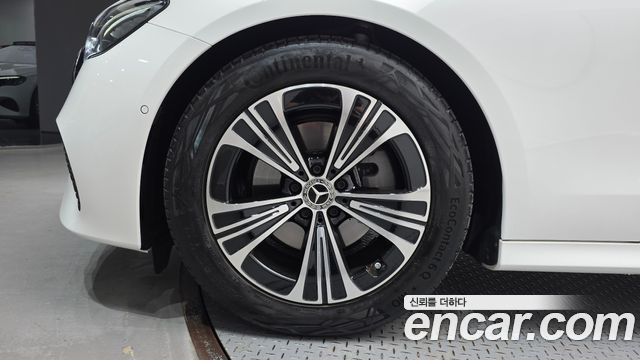 Mercedes-Benz E-Class W214 E200 Avantgarde - фото 4