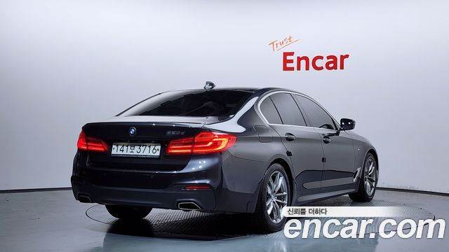 BMW 5-Series G30 520d M Sport Package Plus - фото 1