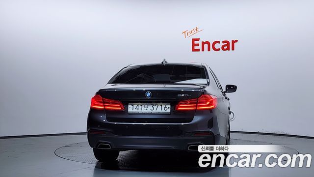 BMW 5-Series G30 520d M Sport Package Plus - фото 3