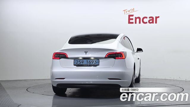 Tesla Model 3 Standard Range Plue RWD - фото 3