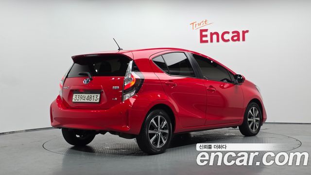 Toyota Prius 1.5 - фото 1