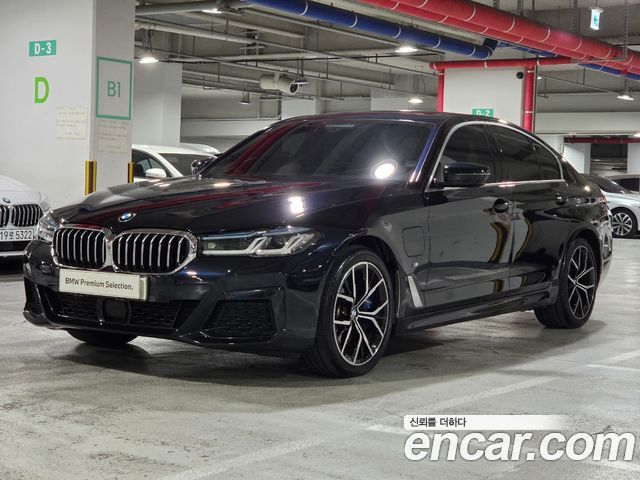 BMW 5-Series G30 530e M Sport - фото 0