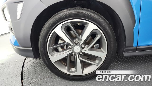 Hyundai Kona 1.6 Turbo 2WD Premium - фото 4
