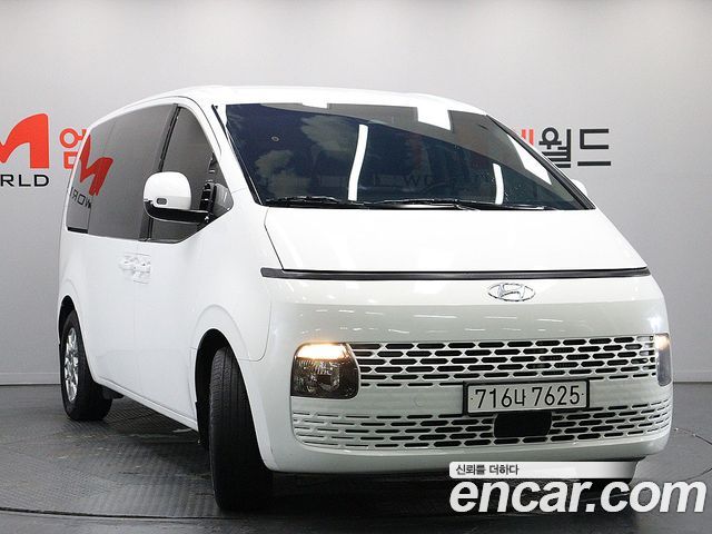 Hyundai Staria Tourer 11-Seater Modern - фото 1