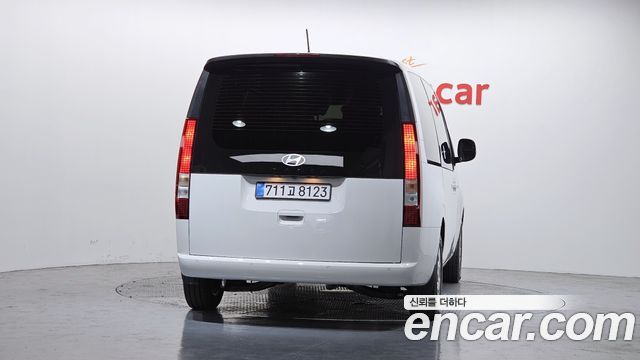 Hyundai Staria Tourer 11-Seater Modern - фото 3