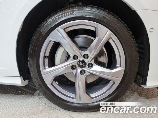 Audi A6 C8 45 TFSI Quattro Premium - фото 4
