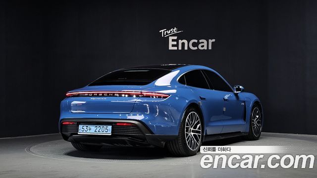 Porsche Taycan 4S - фото 1