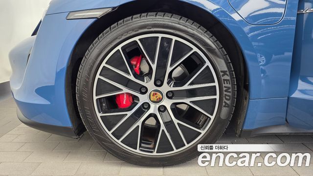 Porsche Taycan 4S - фото 4