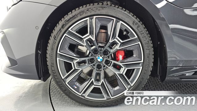 BMW 5-Series G60 530e xDrive M Sport Pro - фото 4