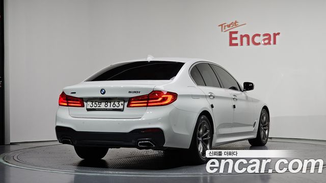 BMW 5-Series G30 530i xDrive M Sport Package Plus - фото 1