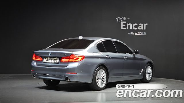 BMW 5-Series G30 520d xDrive Luxury Plus - фото 1