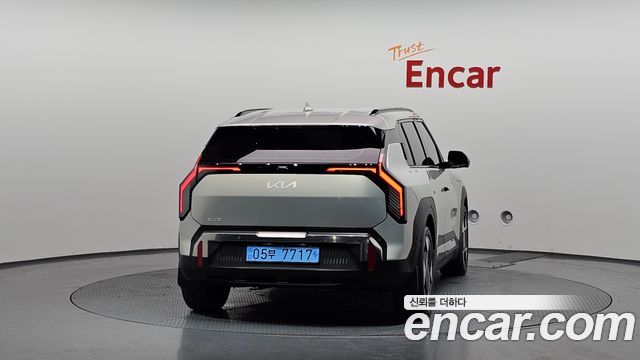 Kia EV3 Long Range 2WD Earth - фото 3