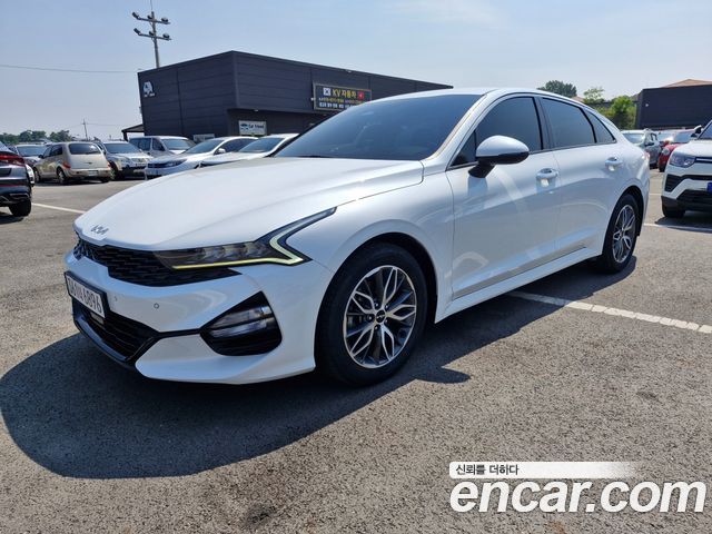 Kia K5 3-го поколения 2.0 Prestige - фото 1