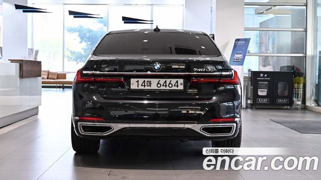 BMW 7-Series G11 740Li xDrive Design Pure Excellence - фото 3
