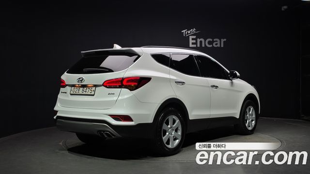 Hyundai Santafe Diesel 2.0 2WD Value Plus - фото 1