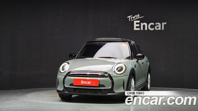 Mini Cooper 5-Door Classic Plus 3rd - фото 2