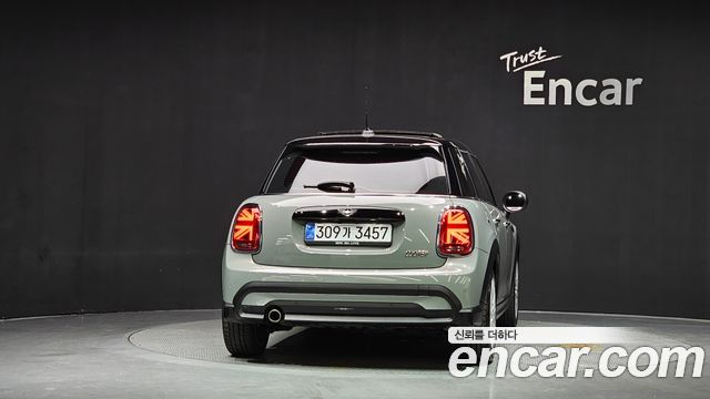 Mini Cooper 5-Door Classic Plus 3rd - фото 3