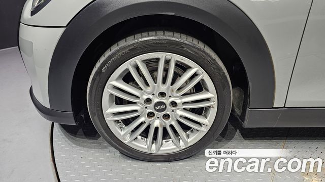Mini Cooper 5-Door Classic Plus 3rd - фото 4