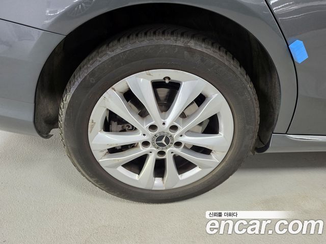 Mercedes-Benz C-Class W205 C200 Avantgarde - фото 4