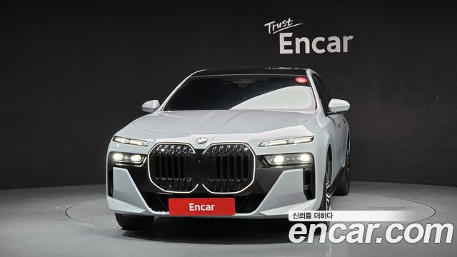 BMW 7-Series G70 740i sDrive M Sport - фото 2
