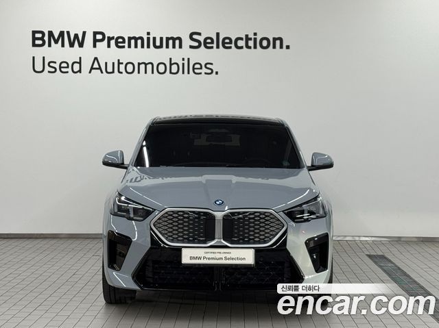 BMW iX2 U10 eDrive 20 M Sport - фото 2