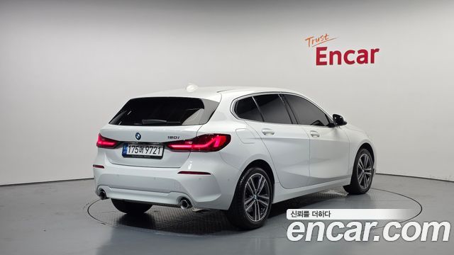BMW 1-Series F40 120i Advantage - фото 1
