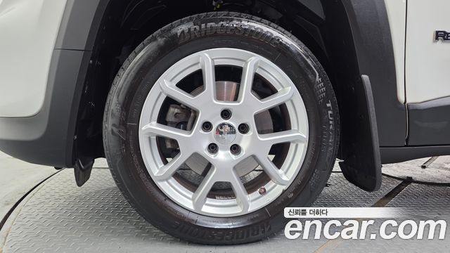 Jeep Renegade 2.4 Limited - фото 4
