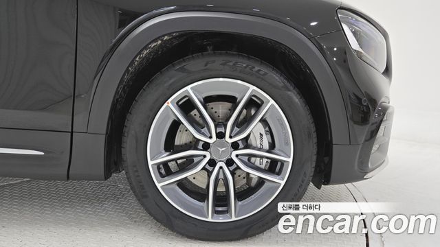 Mercedes-Benz GLB-Class X247 AMG GLB35 4MATIC - фото 4