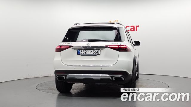 Mercedes-Benz GLE-Class W167 GLE300d 4MATIC - фото 3