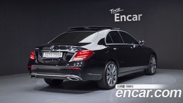 Mercedes-Benz E-Class W213 E450 4MATIC Exclusive - фото 1