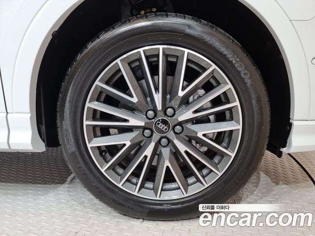 Audi Q3 F3 40 TFSI Quattro Premium - фото 4