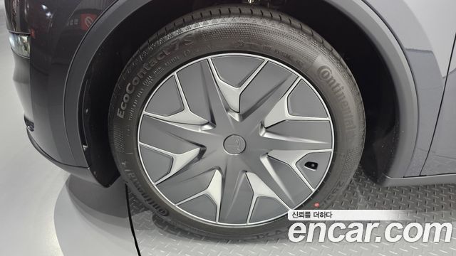 Tesla Model Y L Long Range AWD - фото 4