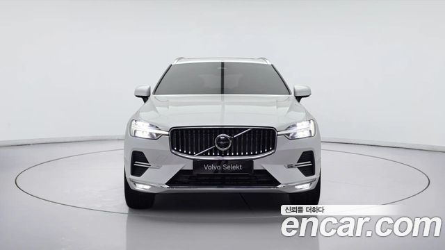 Volvo XC60 2-го поколения B5 Ultimate Bright - фото 2