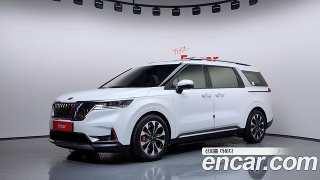 Kia Carnival 4-го поколения 7-Seater Signature - фото 0