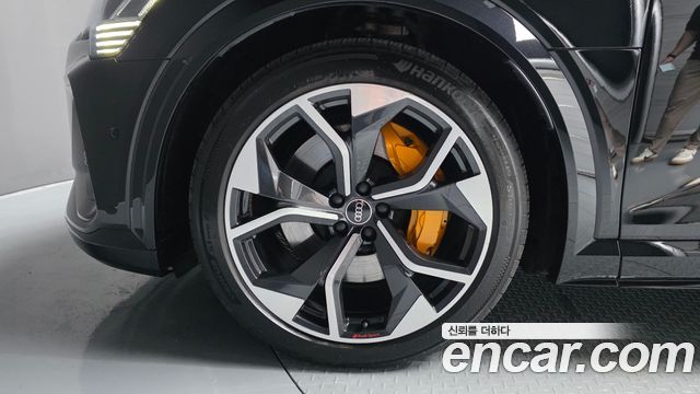 Audi e-tron S - фото 4